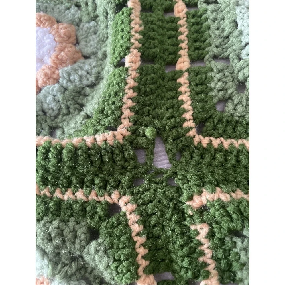 MCM Crochet Afgan Blanket Green Flower Boho Cottage Grannycore 65x38 Handmade